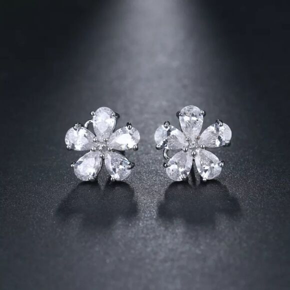 Jewelry - CUTE Flower AAA Cubic Zirconia Stud Earings